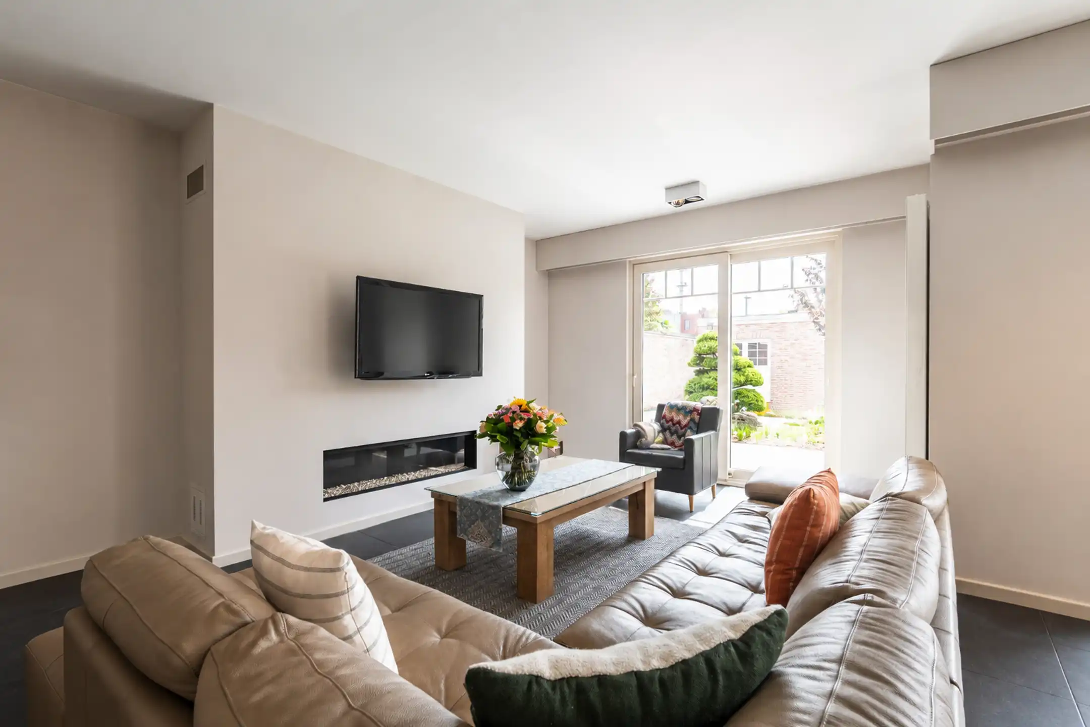 Verrassend ruime woning op toplocatie met binnenzwembad foto 5