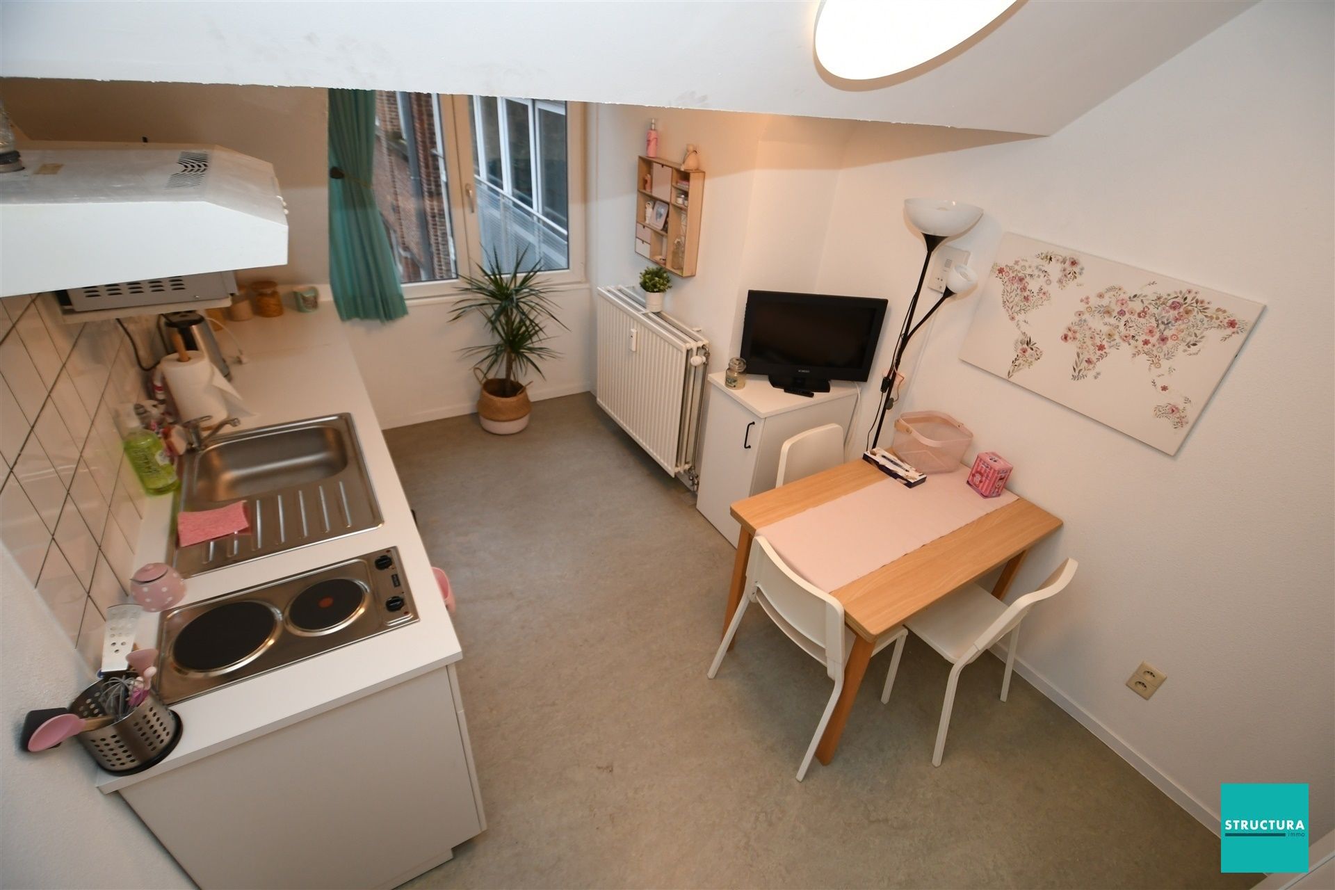 Interessant studio-appartement TE KOOP in de Koningsstraat te  Sint-Joost. foto 5