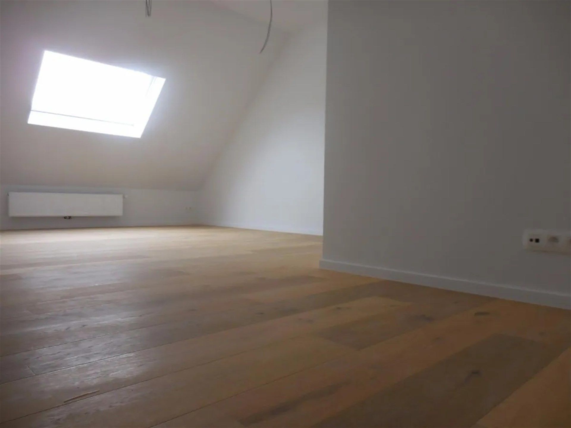 Knusse gerenoveerde rijwoning met 3 slaapkamers. foto 15