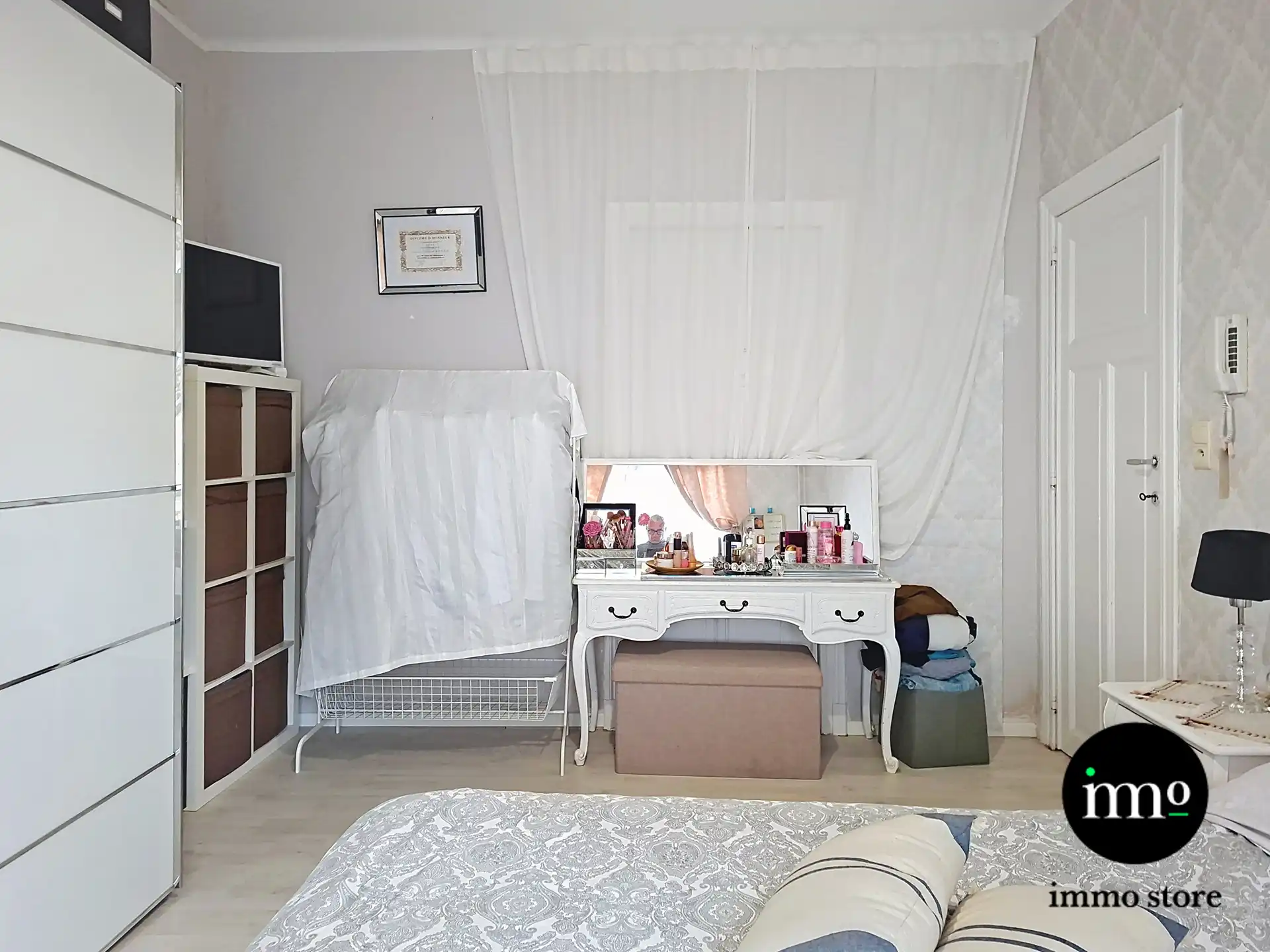 Ruime woning met 4 slpk en veel potentieel foto 15