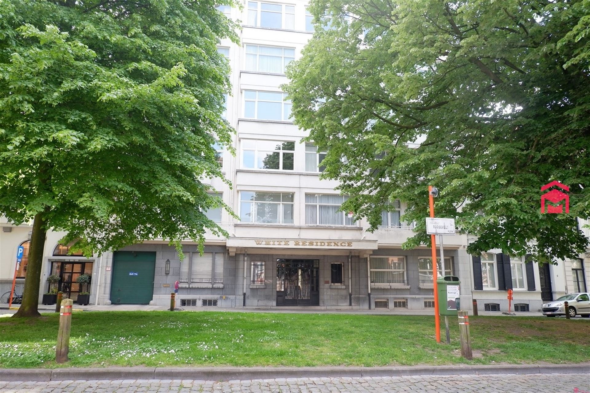 Prachtig gelijkvloers appartement foto {{pictureIndex}}