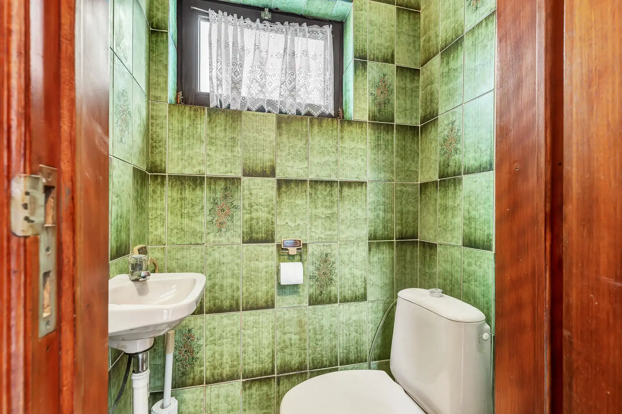 Goed onderhouden ruime rijwoning met tuin foto 12
