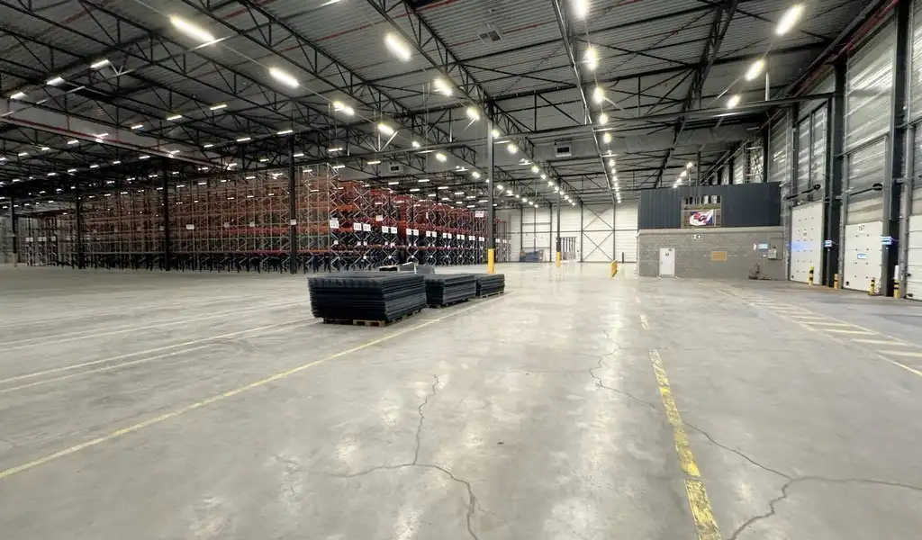 Loods met kantoren te huur in Kersdonk Logistics Centre Willebroek foto 11