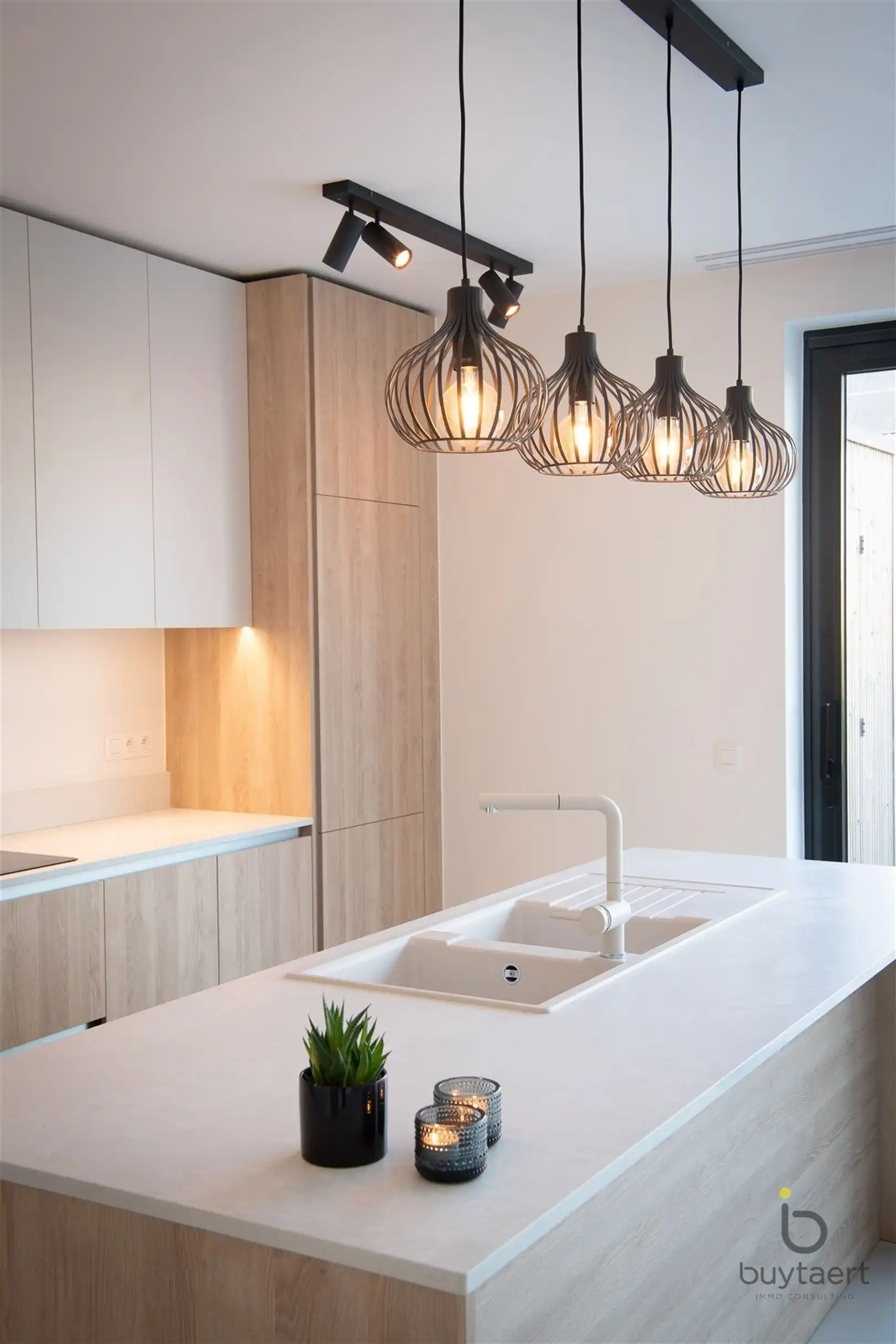 Nieuwbouw gelijkvloers appartement met twee slaapkamers, een tuin en een garage. foto 10