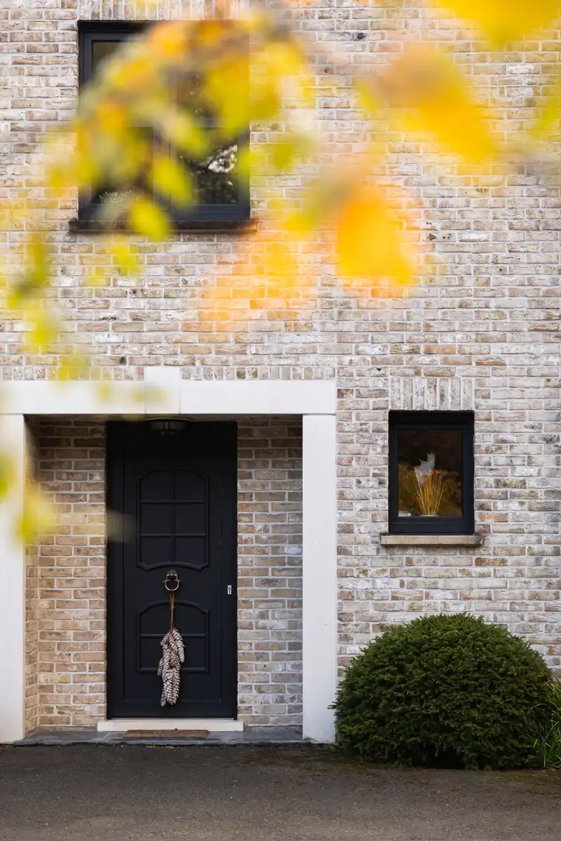 Royale villa met zwemvijver en polyvalent bijgebouw foto 3