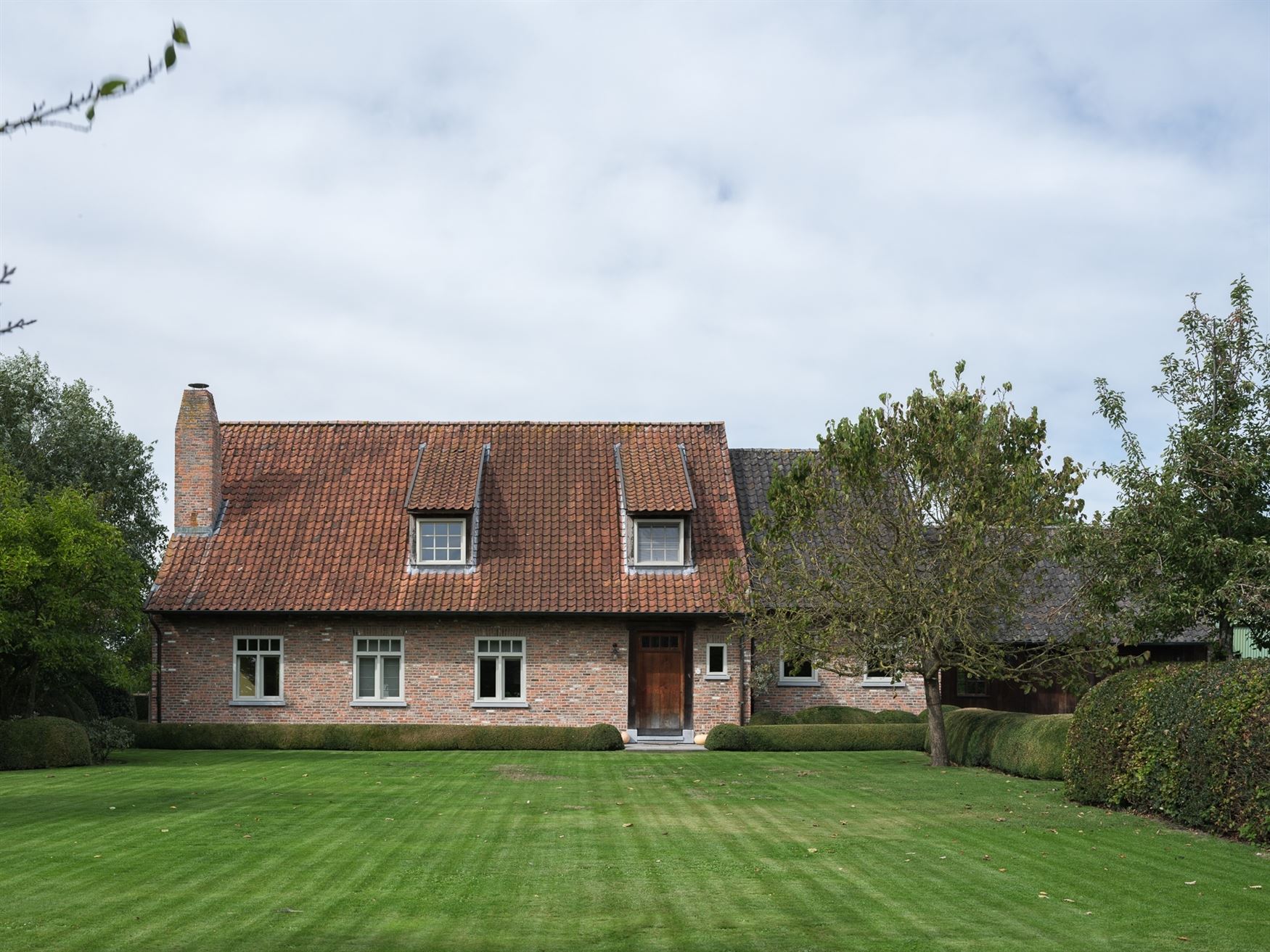 Authentieke charme en duurzame kwaliteit te Lievegem. foto 2