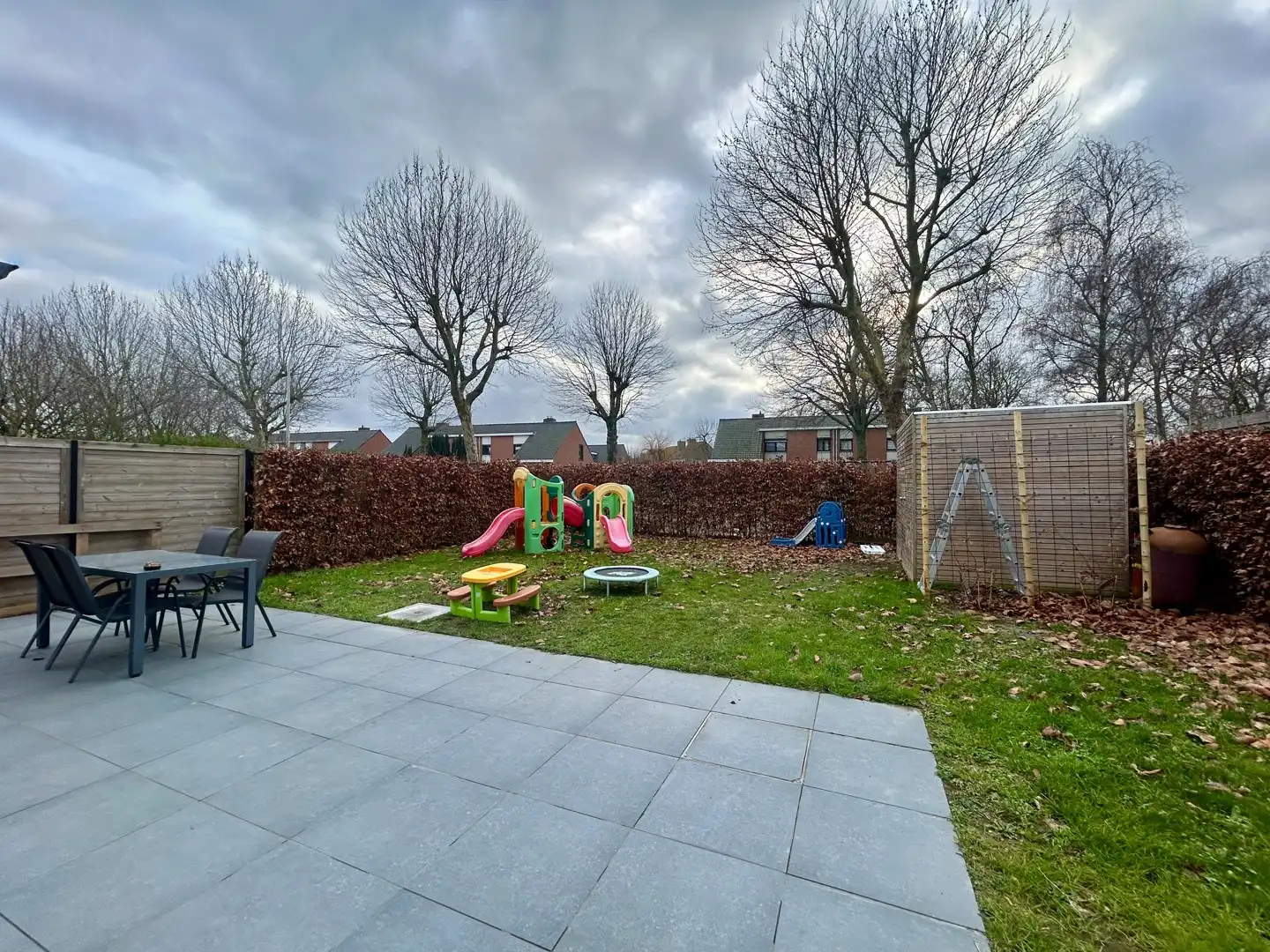 Recente halfopen bebouwing met 3 slaapkamers, garage en tuin te Vinkt! foto 5