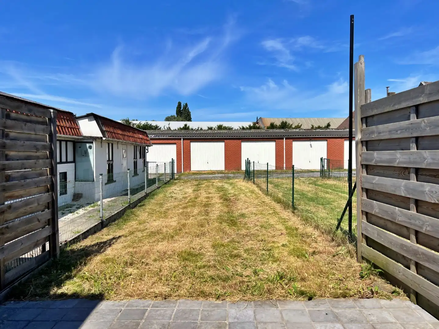 Gerenoveerde woning met 3 slaapkamers, tuin en garage foto 13
