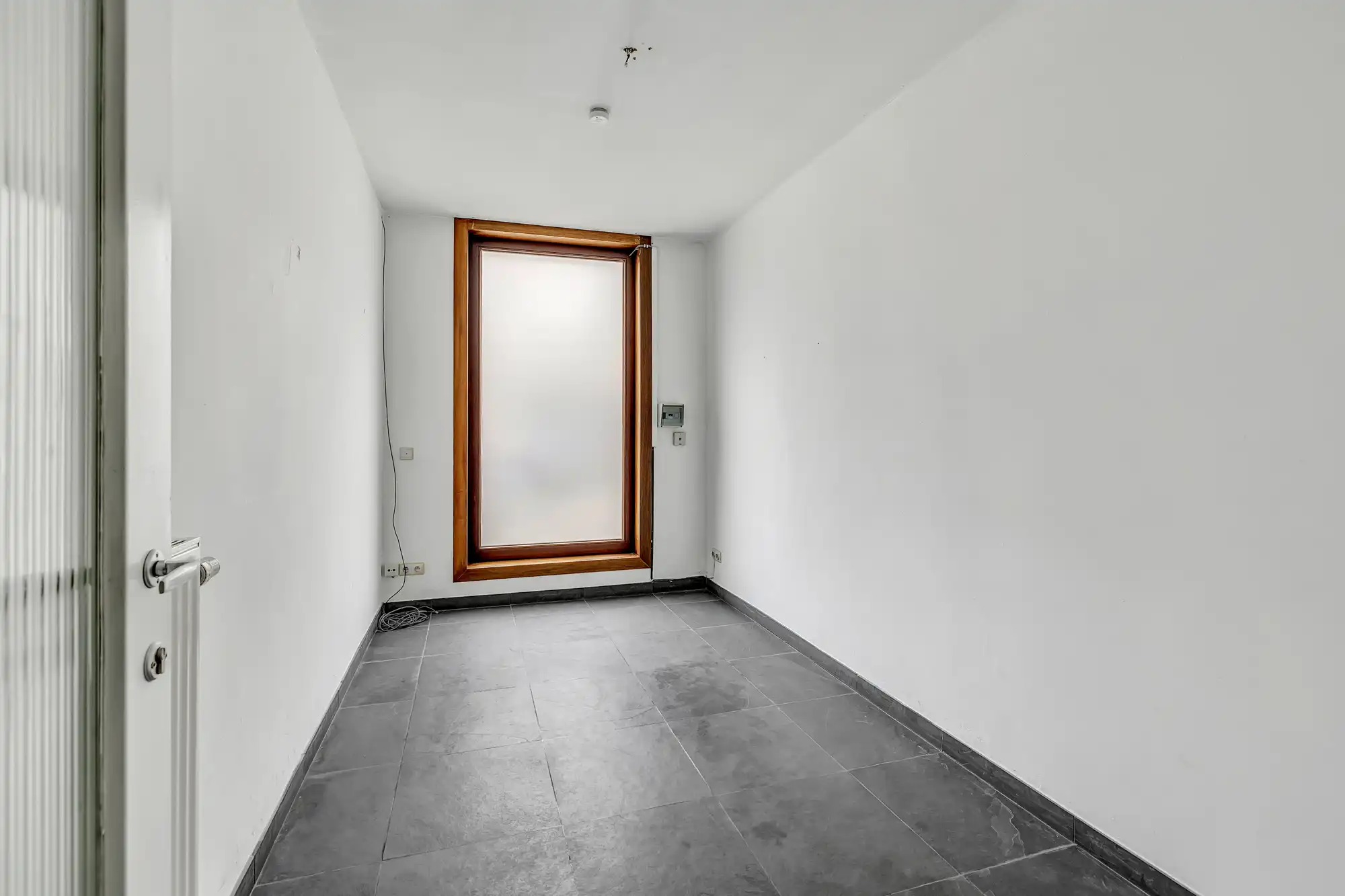 Veelzijdige handelsruimte op centrale ligging met garagebox foto 10