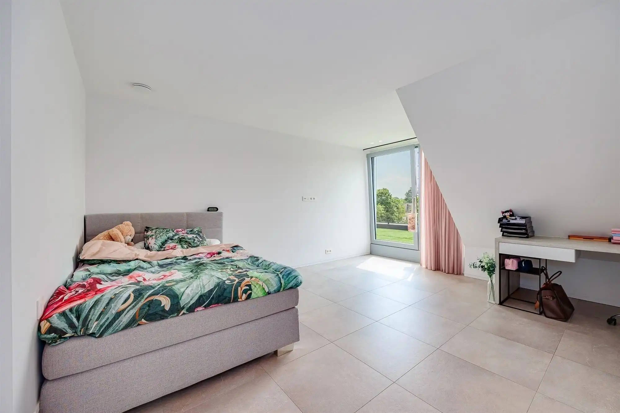 Prachtig afgewerkt gebouw - showroom + villa foto 36