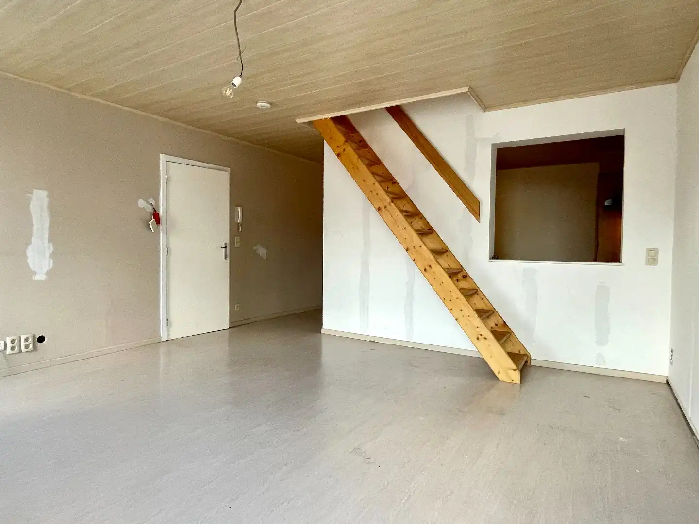 Multifunctioneel gebouw te koop (combinatie wonen & werken) - sauna en winkel - garage - 2 duplexappartementen foto 35