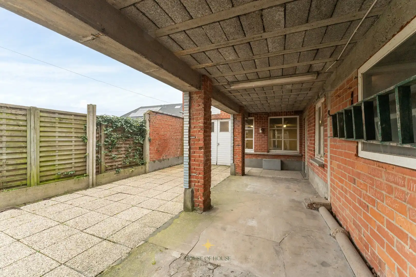 Ruime woning met garage én achterligggende loods foto 23