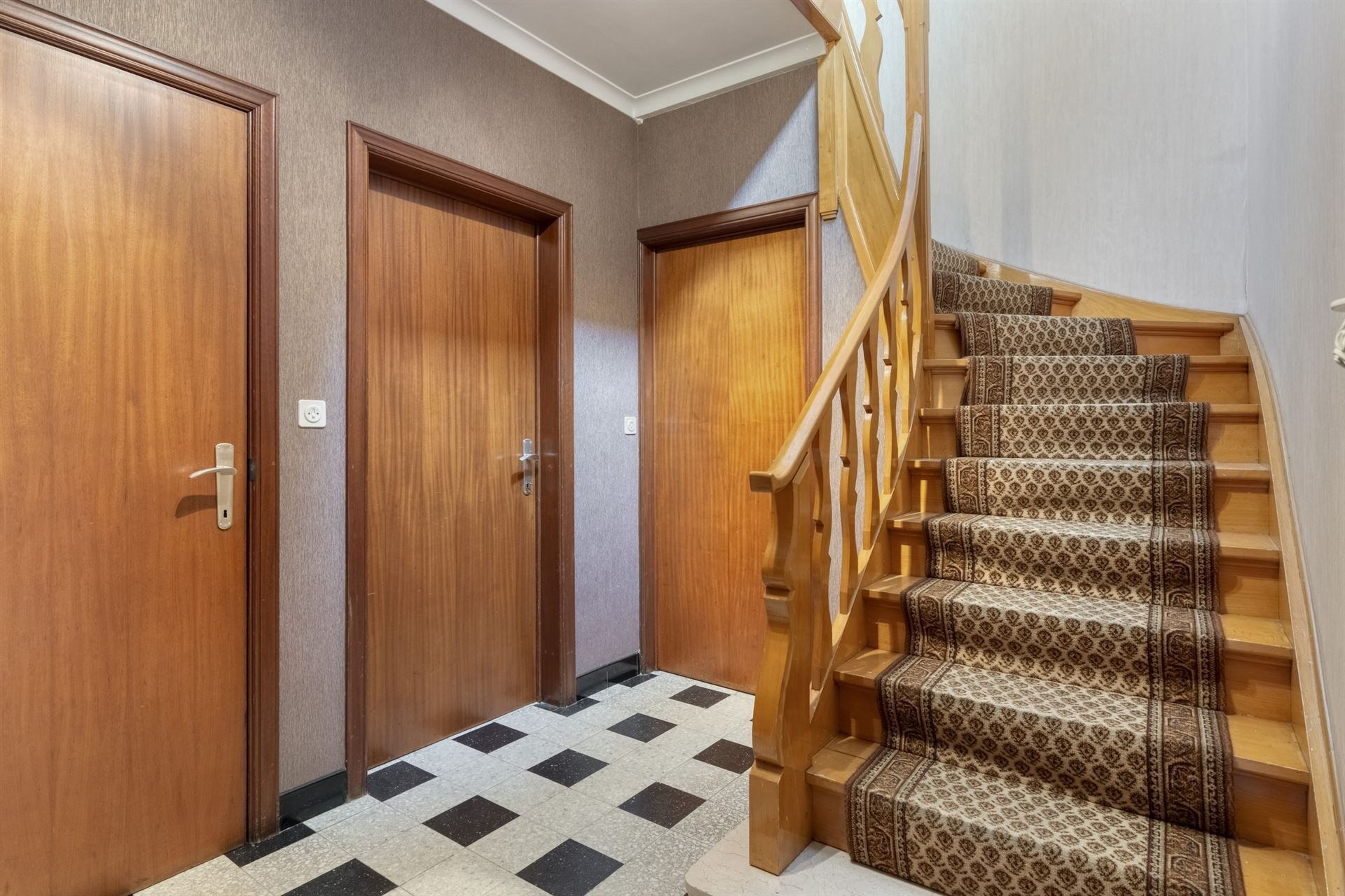 Zeer gunstig gelegen burgerwoning met o.m. 3 slpks. foto 8