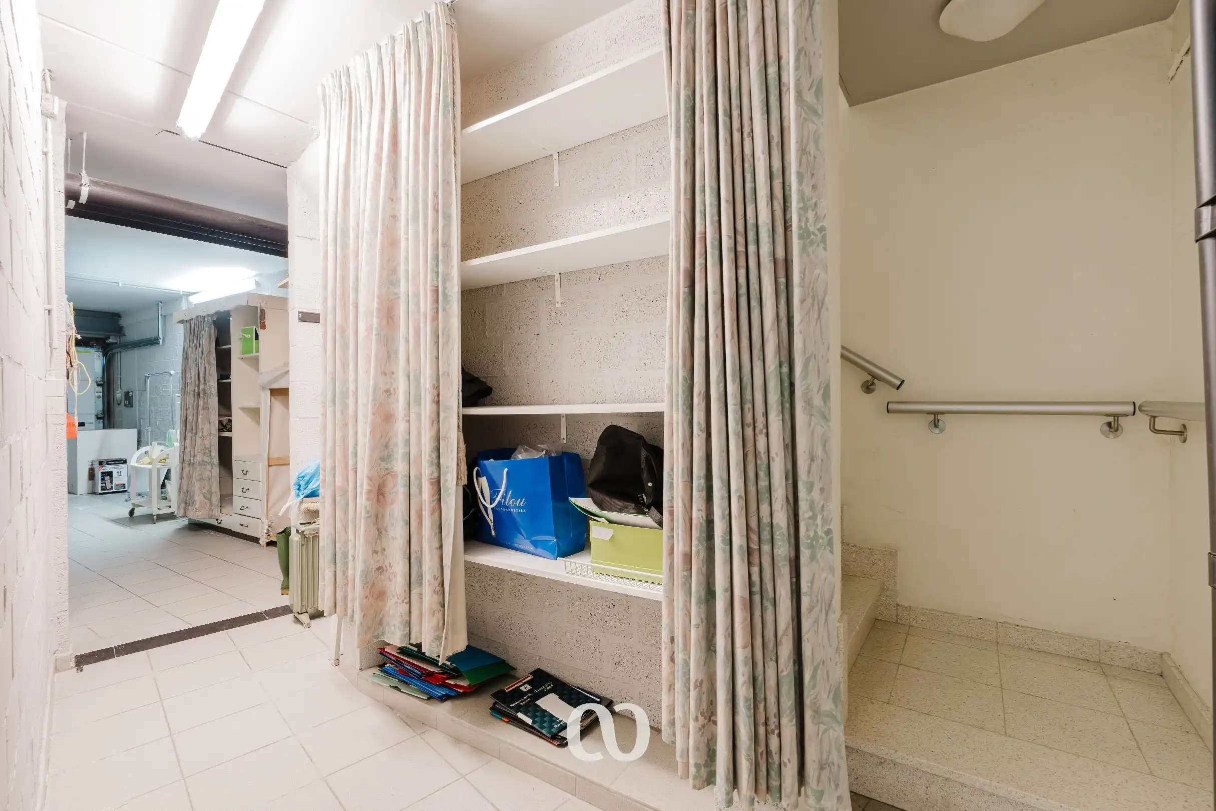 Instapklaar gelijkvloers appartement met private ingang en directe toegang tot de garage foto 19