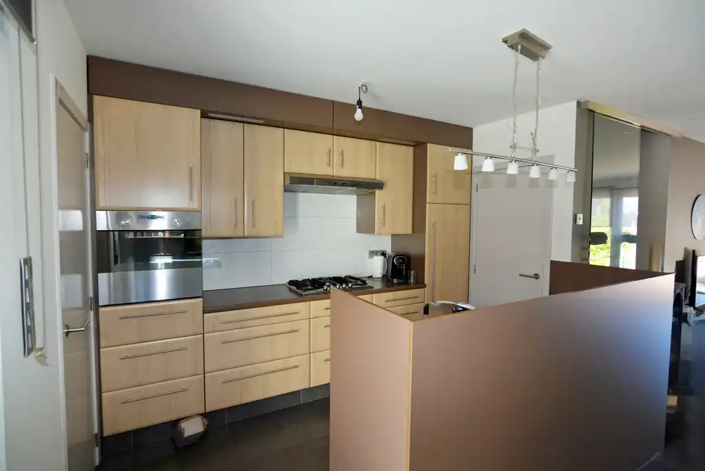 Modern triplex appartement met 3 slpks, terras, kelderberging en autostaanplaats. foto 8
