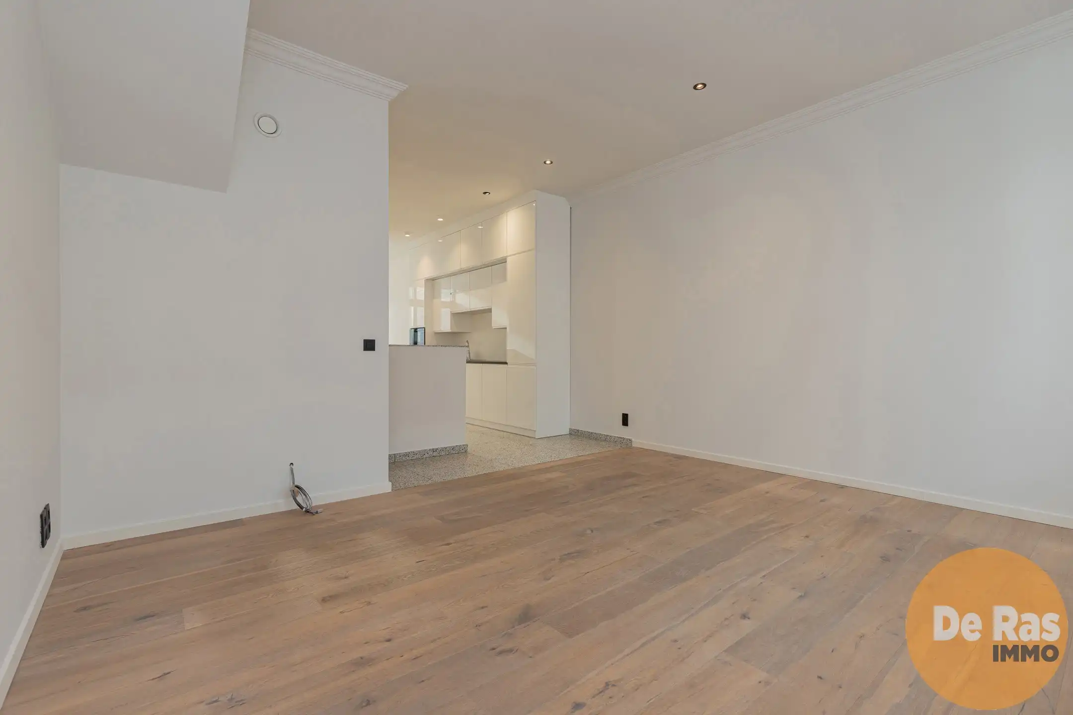 AALST - Kantoorruimte met vernieuwd appartement in centrum foto 16