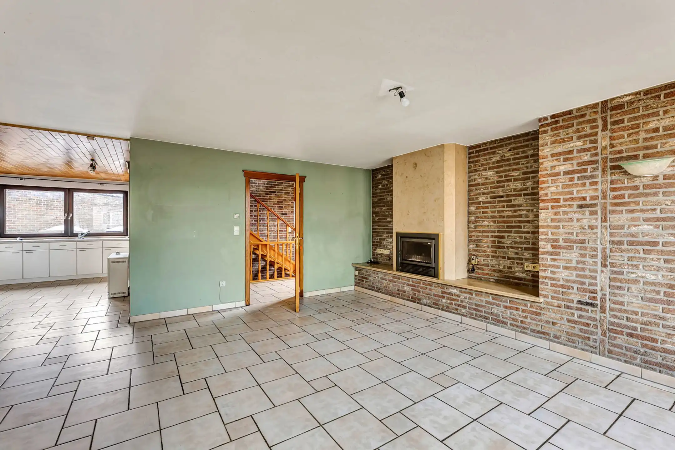 Handelswoning met ruime garage  foto 7