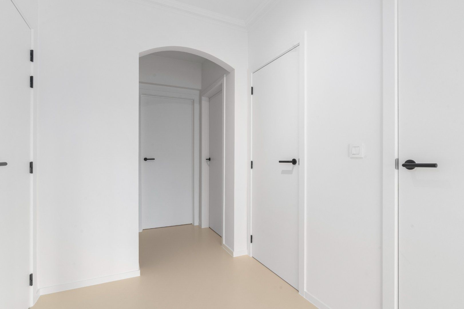 Exclusief gerenoveerd appartement te huur aan de Vindictivelaan in Oostende – met uniek zicht op de Mercator en jachthaven foto 5