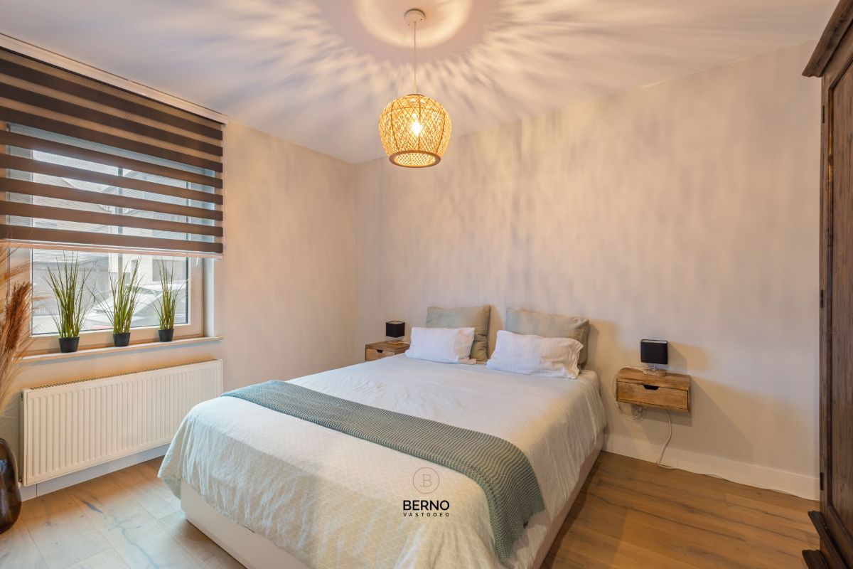 Knap gerenoveerd appartement mét garage foto 9