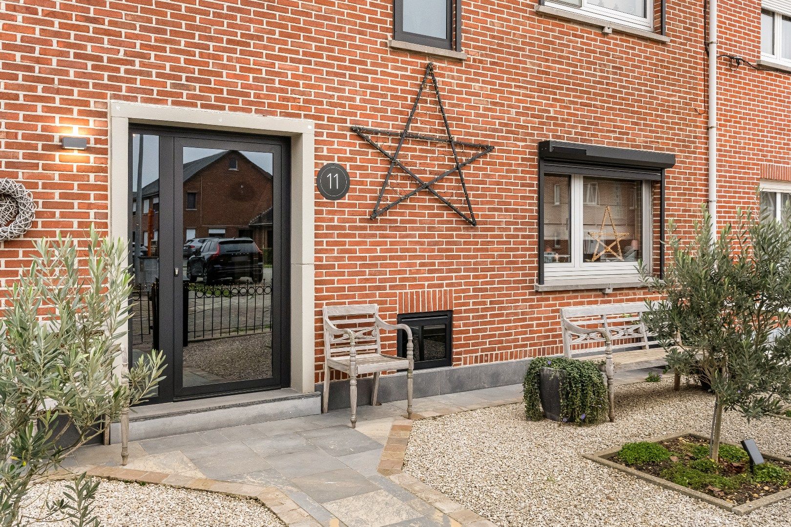 Luxueus vernieuwde 3-gevel woning op toplocatie. foto 25