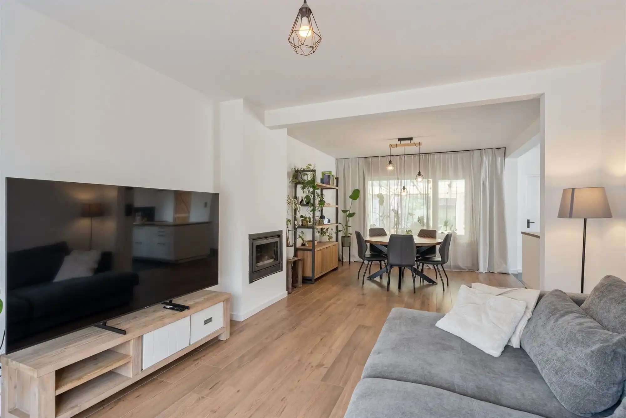Gerenoveerde halfvrijstaande woning op perceel van 5a 57ca te Neeroeteren foto 5