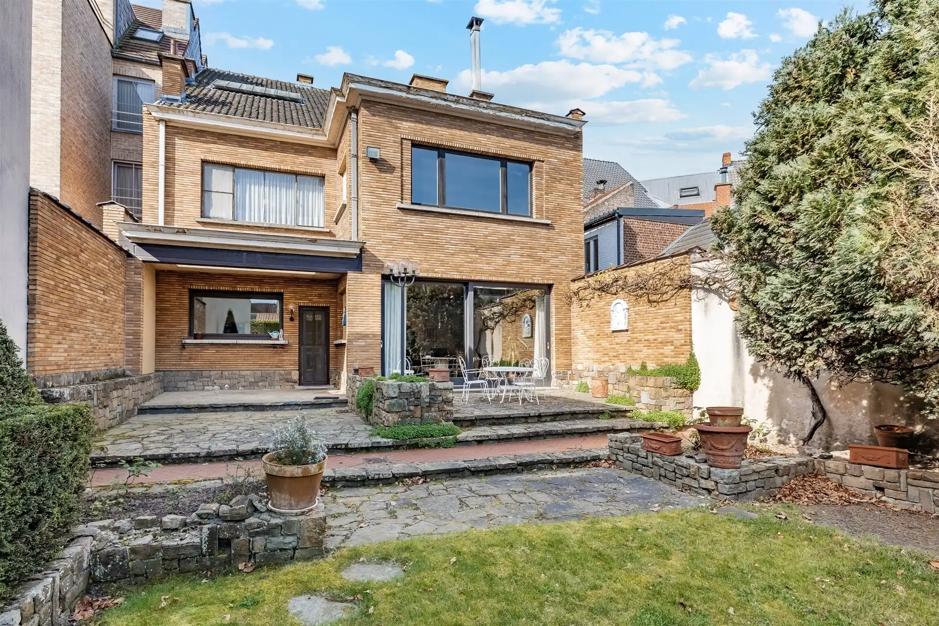 Karaktervolle herenwoning met indrukwekkende ruimte, authentieke elementen en rustige tuin nabij het stadspark foto 11
