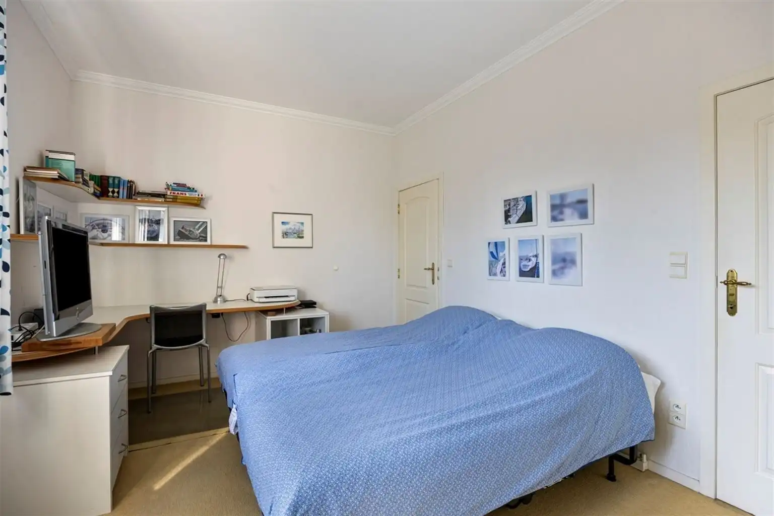 Prachtig, uitzonderlijk ruim appartement met 2 slaapkamers, 3 terrassen en een dubbele inpandige garagebox, gelegen nabij het centrum van Maaseik. foto 19