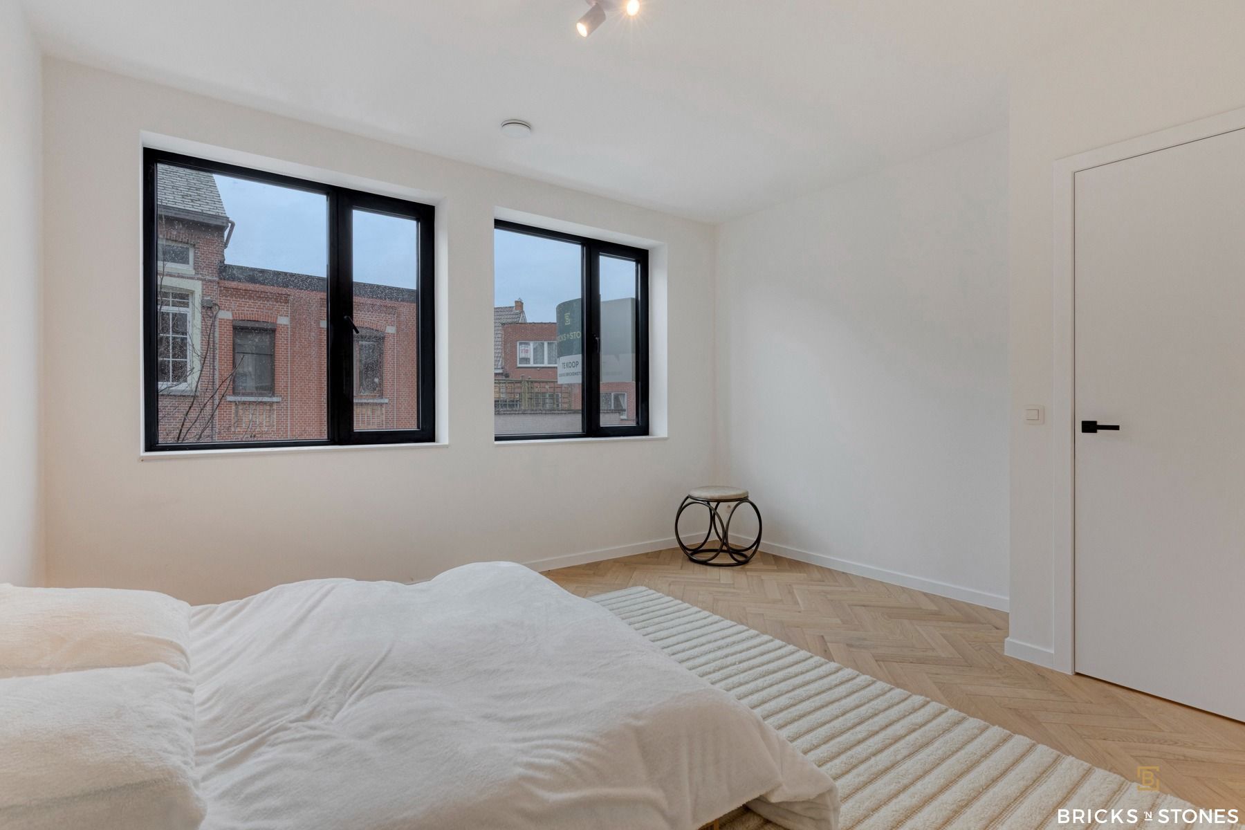 Nieuwbouwwoning met 4 slaapkamers en zonnige tuin foto 15