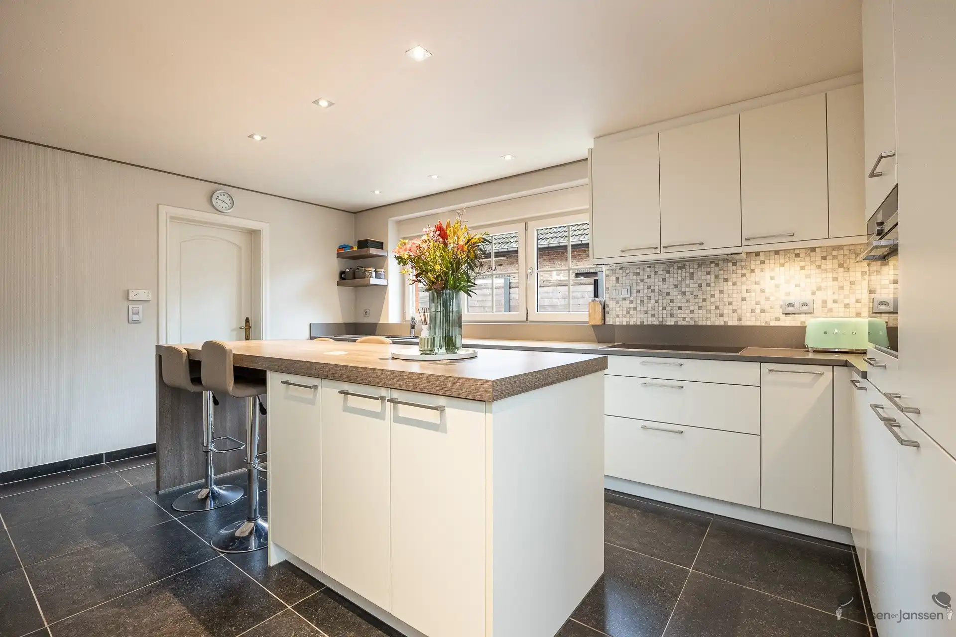 Gerenoveerde boerderij met landelijk zicht foto 18