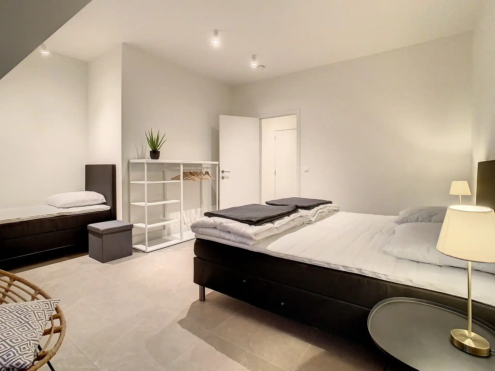 Bemeubelde woning voor korte termijn huur foto 6