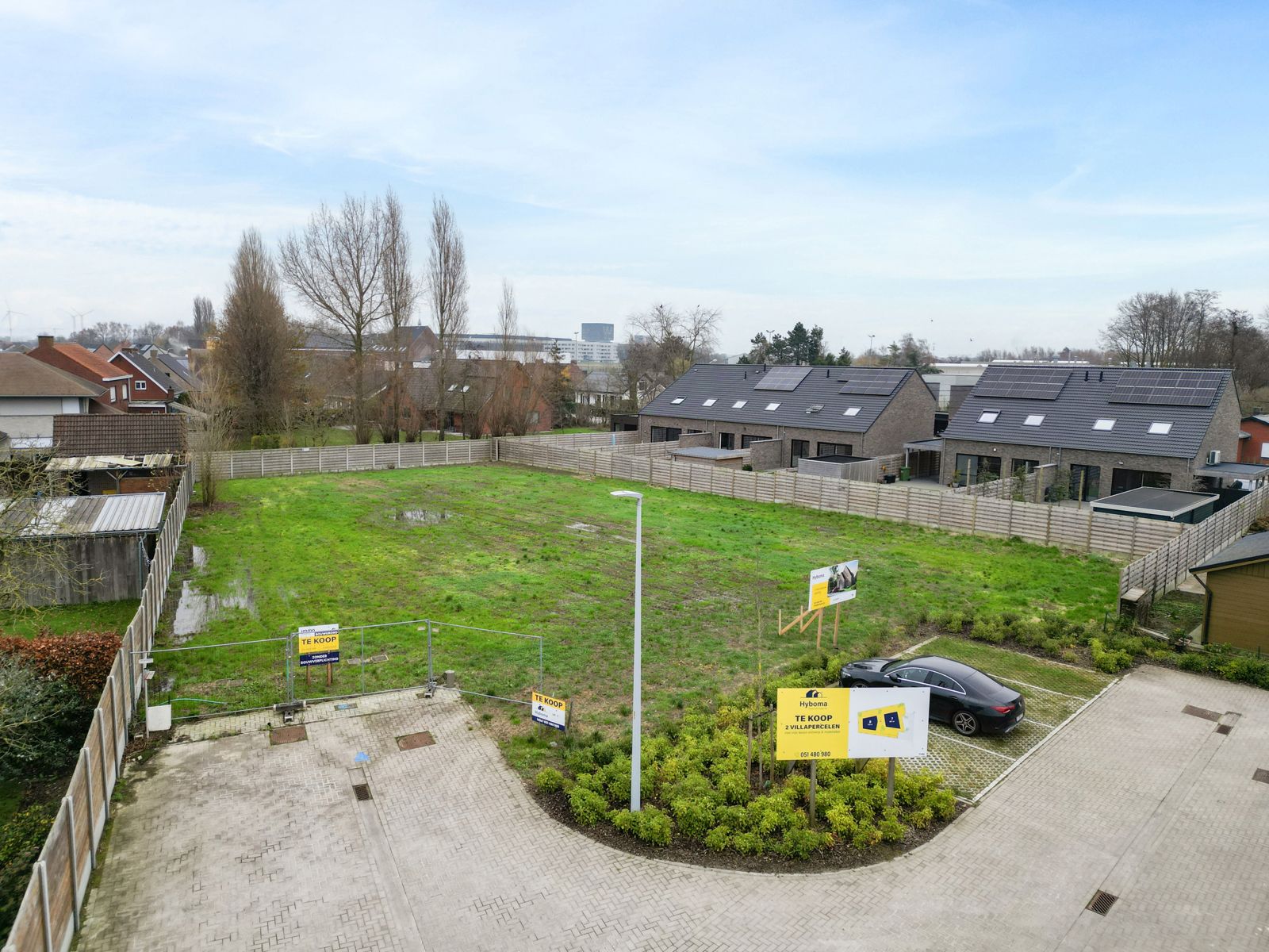 Rustig gelegen villaperceel foto 4