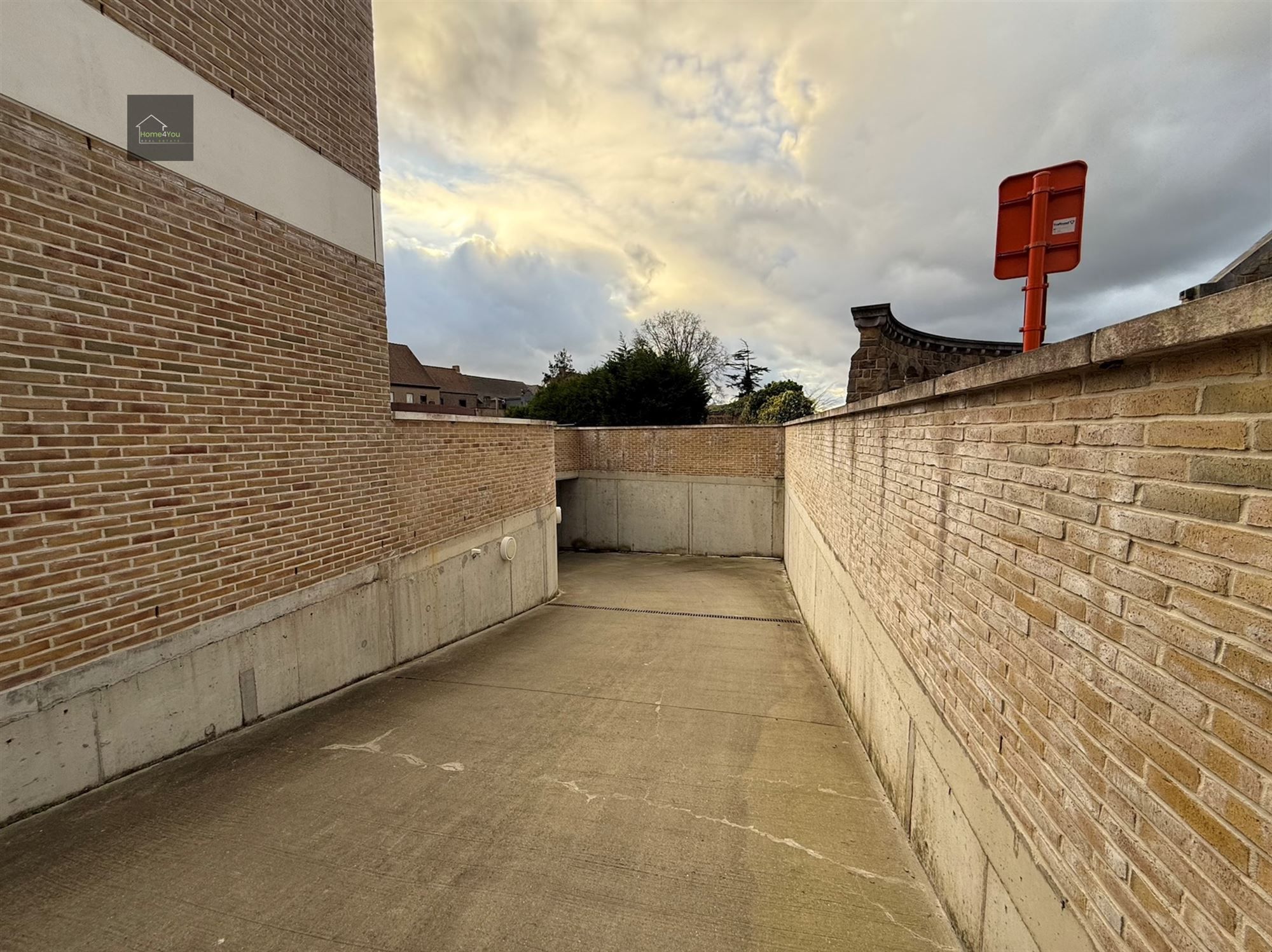 Ruime garagebox in nieuwbouwresidentie. foto 7