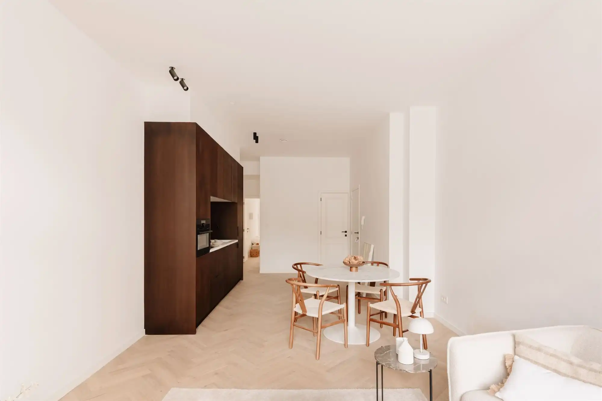 Gerenoveerd appartement met gezellige stadstuin foto 7