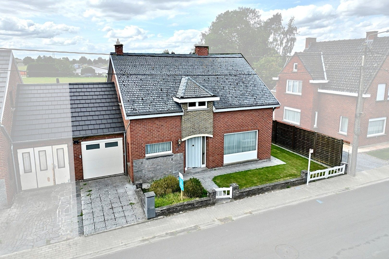 Hoofdfoto van de publicatie: Lichtervelde - HOB met 3 slpks en garage op perceel van 593 m²!