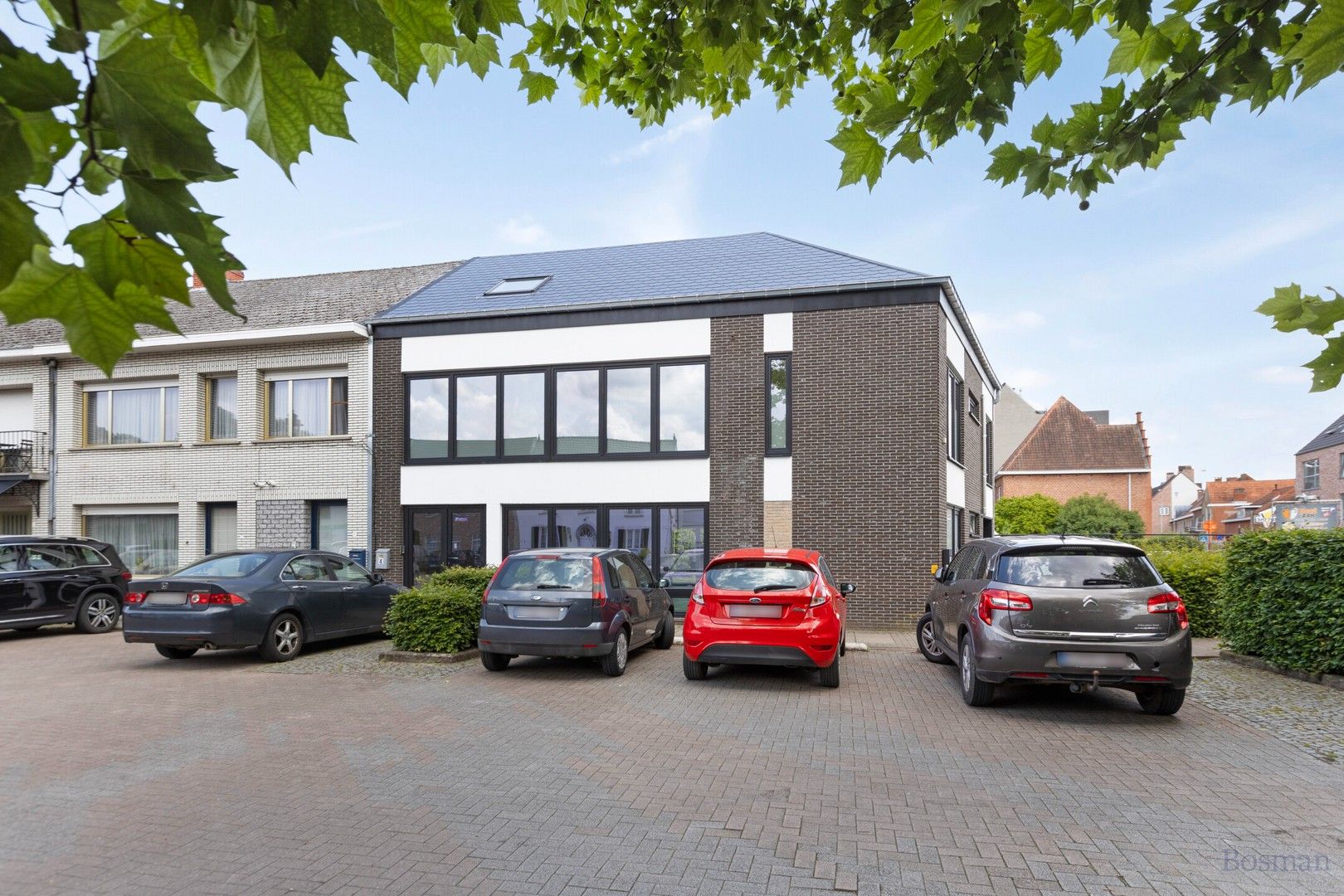 Handelspand met woonst te koop in Laakdal centrum foto 31