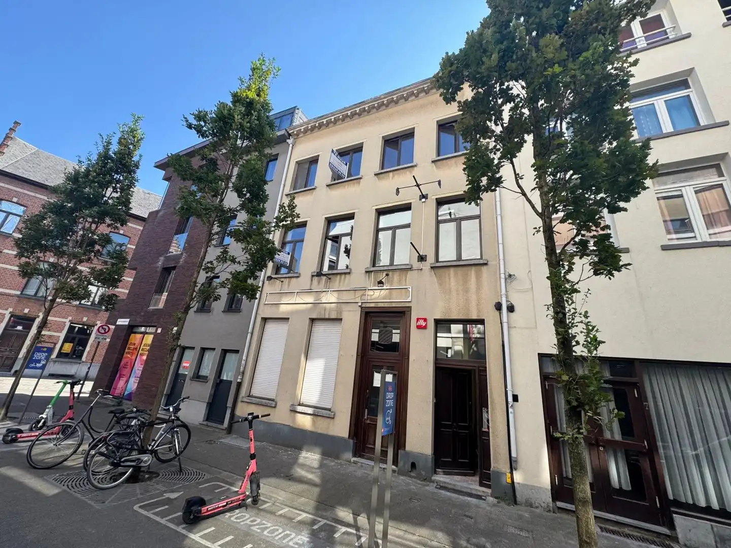 STUDENTENHUIS MET 4 SLAAPKAMERS foto {{pictureIndex}}
