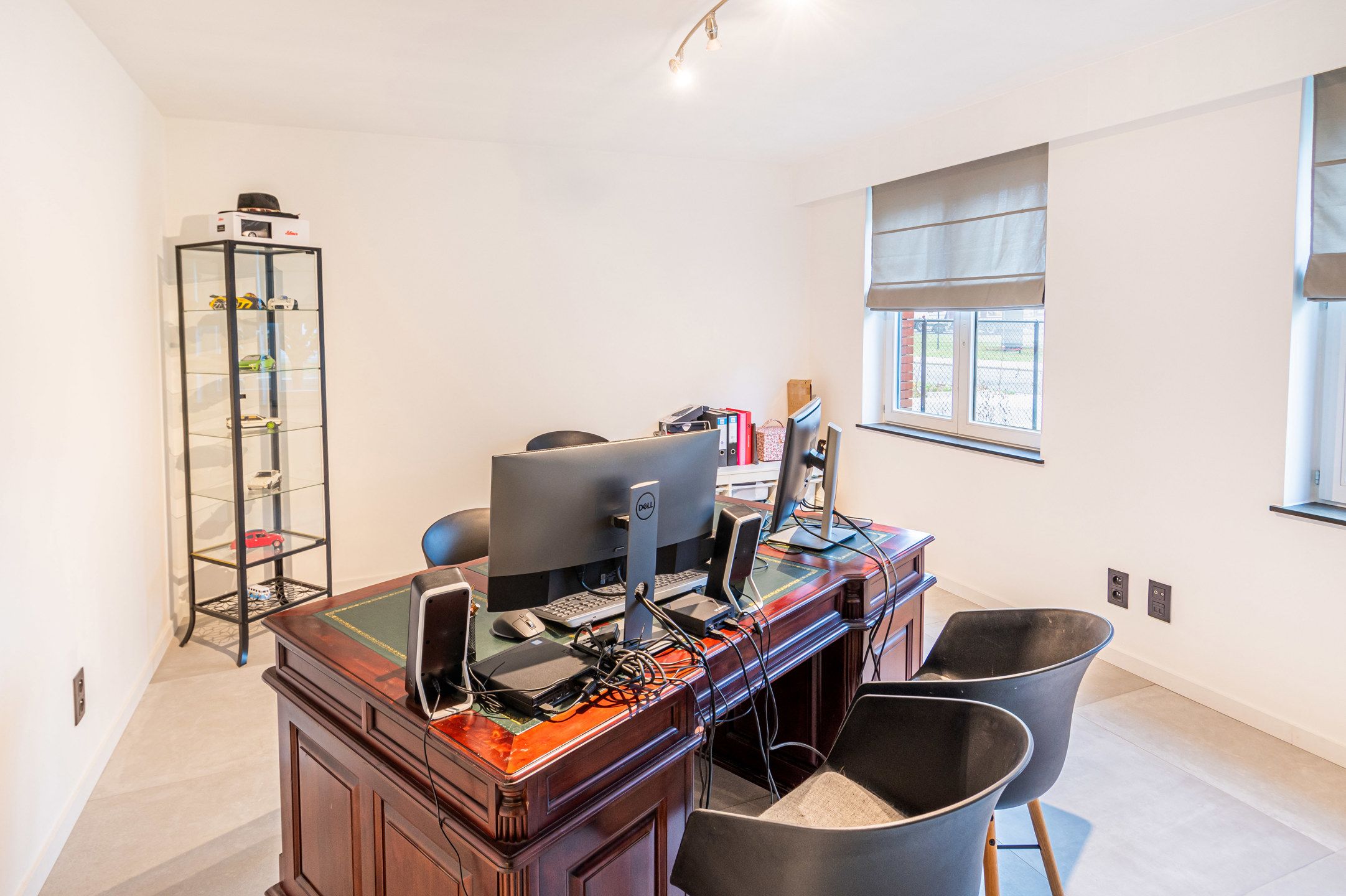 Moderne HOB met 4 (mogelijk 5) kamers en dubbele garage foto 11