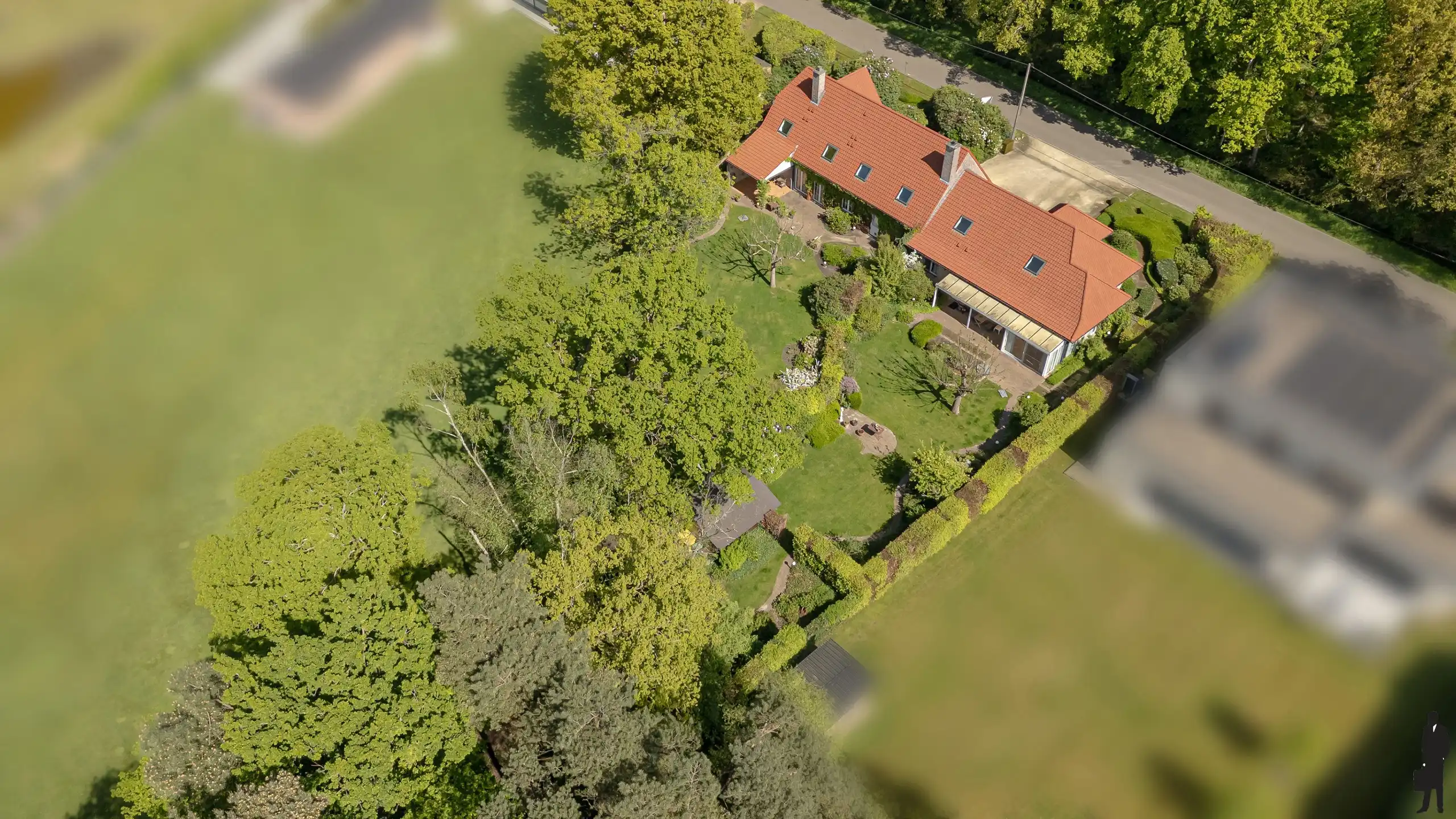 Riante villa met maar liefst 498m² woonopp. nabij Bels groen foto 26