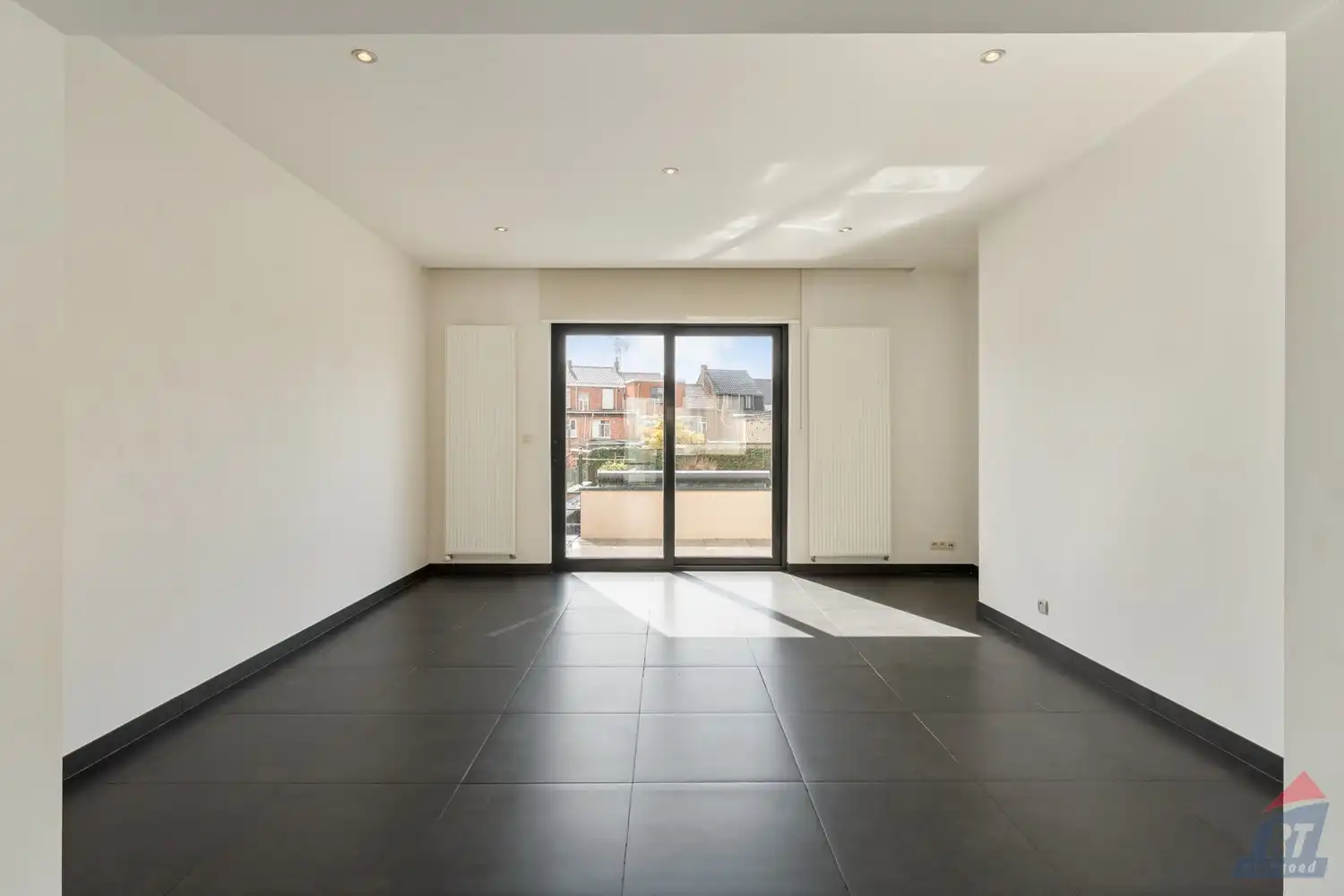 Veelzijdig pand met praktijkruimte en duplex appartement op toplocatie in Sint-Truiden foto 25