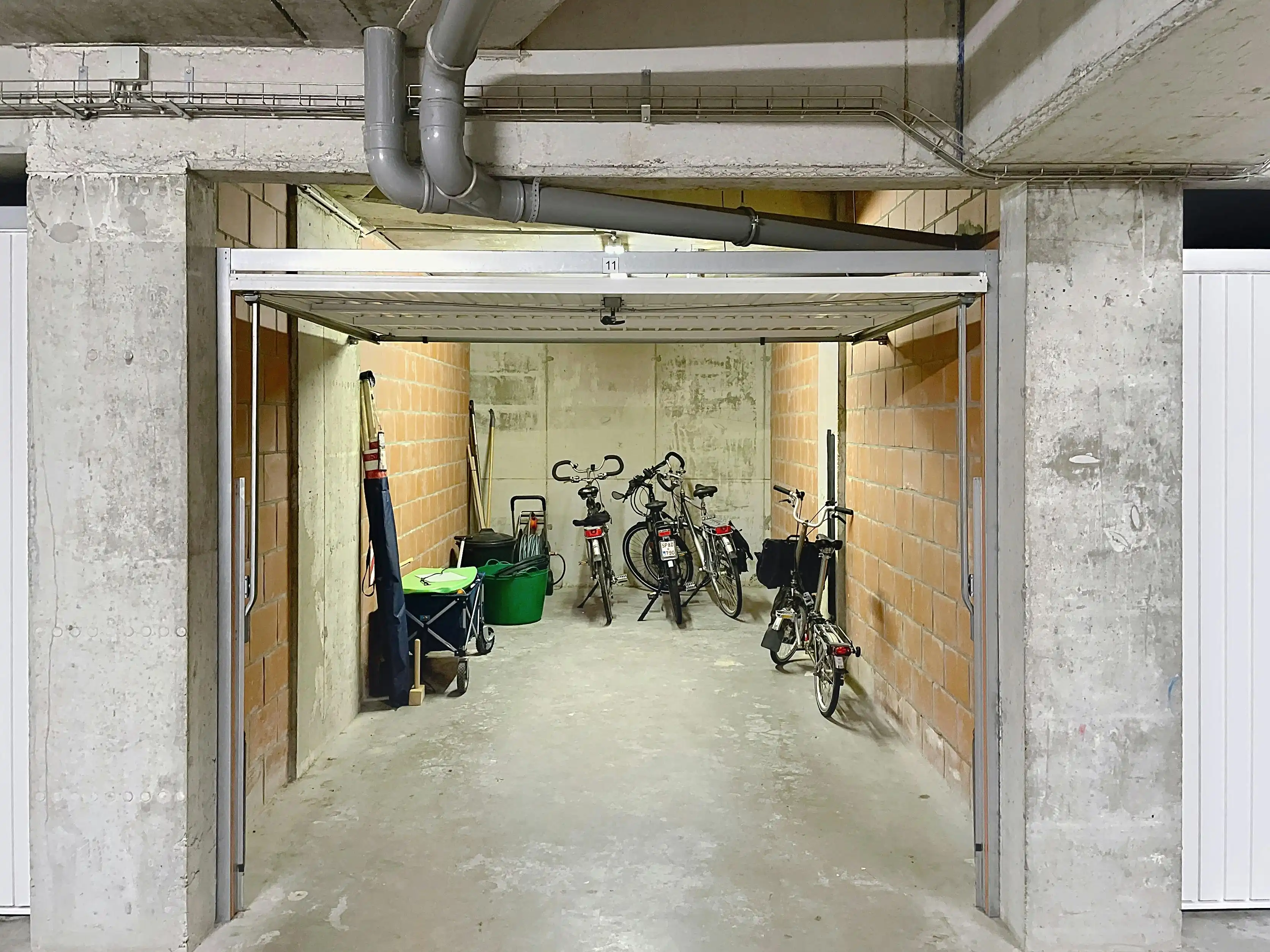 Garagebox (16 m²) te koop vlakbij Ster Der Zee in Koksijde. foto 2