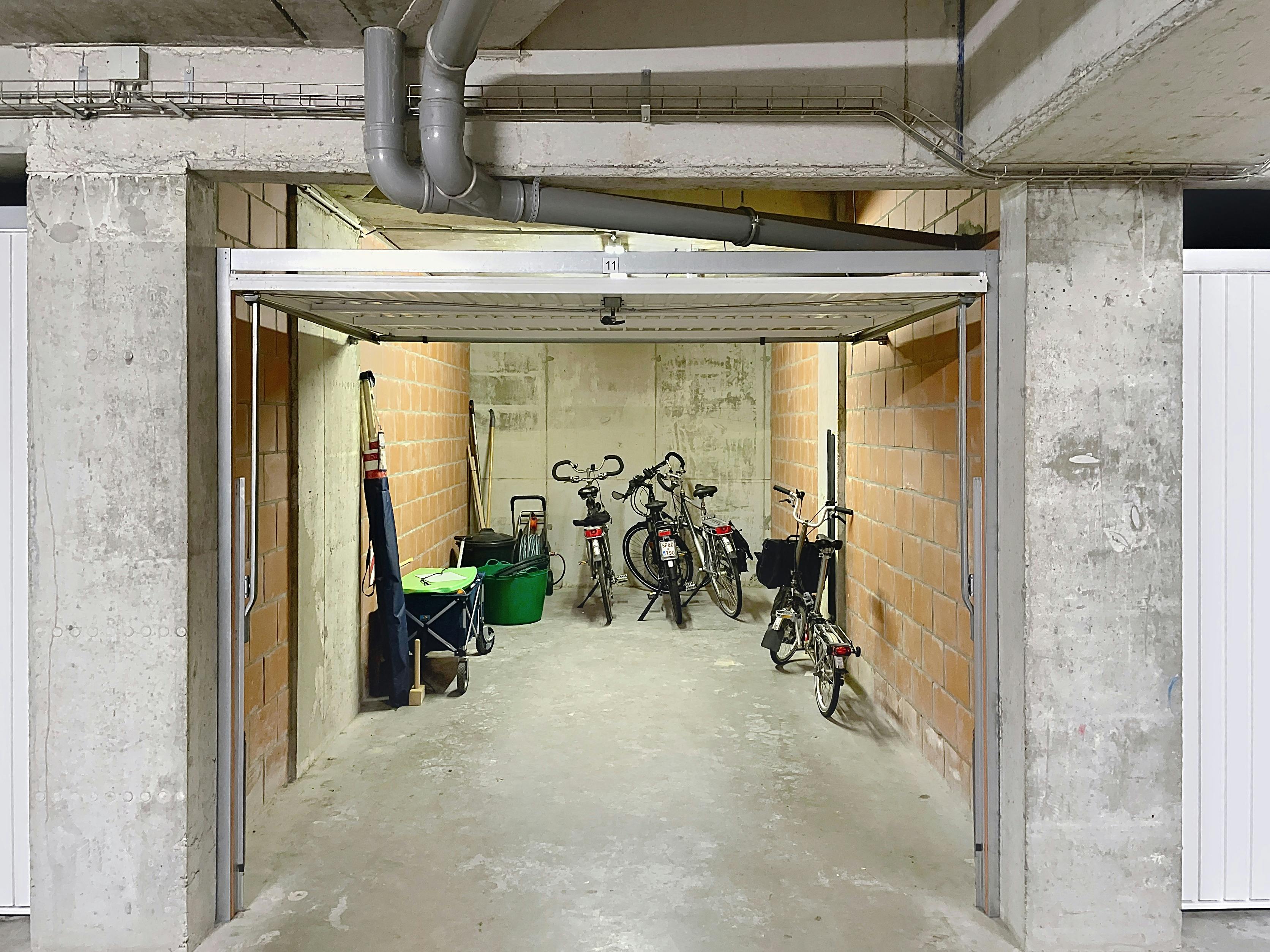 Garagebox (16 m²) te koop vlakbij Ster Der Zee in Koksijde. foto 2