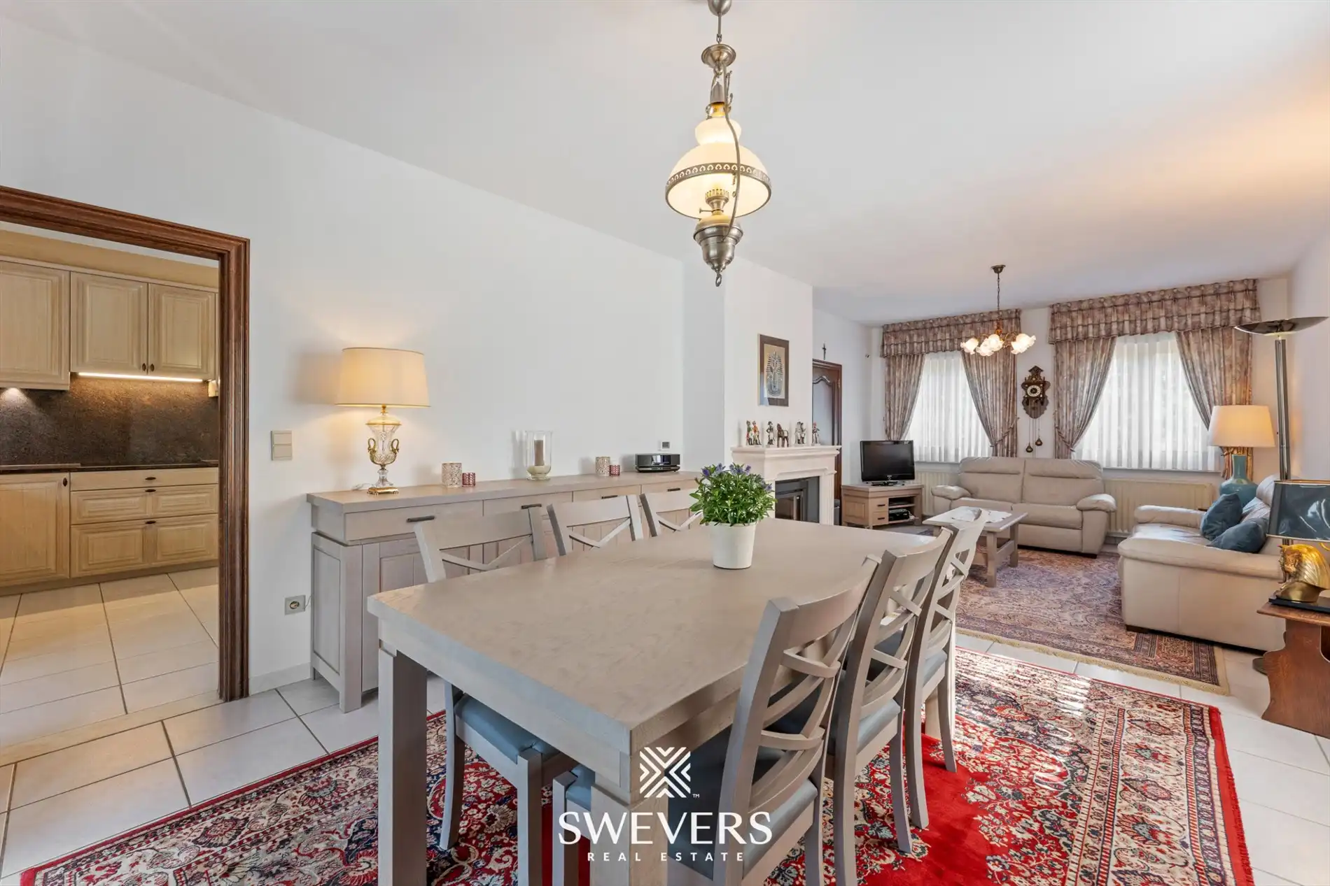 Ruime verzorgde woning, met aanpalende bouwgrond foto 9