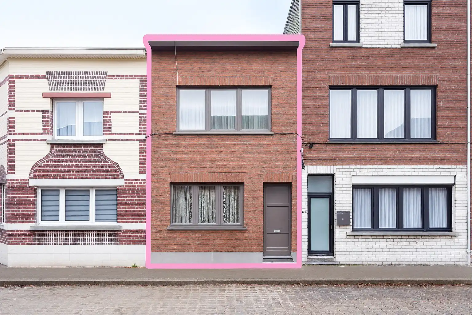 Centraal gelegen woning met 2/3 slaapkamers en terras foto {{pictureIndex}}