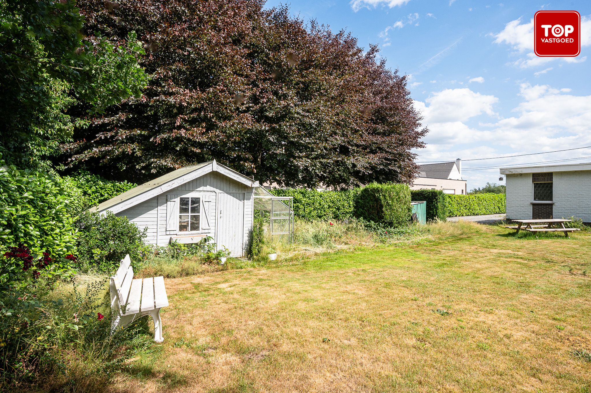 Te renoveren bungalow met enorm potentieel op een Toplocatie foto 25