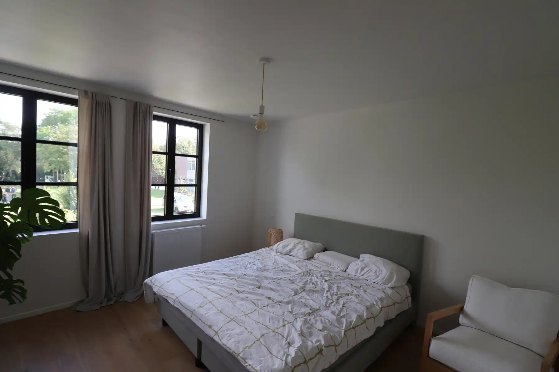 Charmante BEN-woning met 3 slaapkamers, zolder, terras met tuin en ondergrondse parking. foto 10