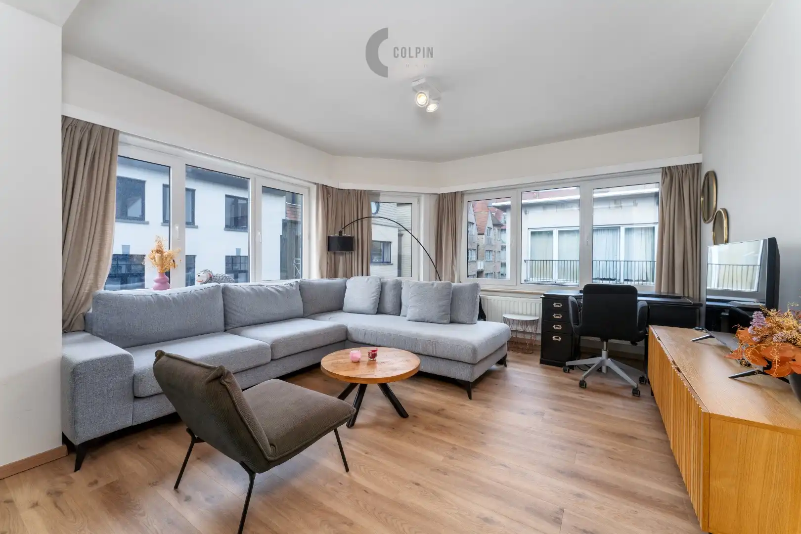 Hoofdfoto van de publicatie: Instapklaar hoekappartement op toplocatie in Heist-aan-Zee – volledig gerenoveerd!