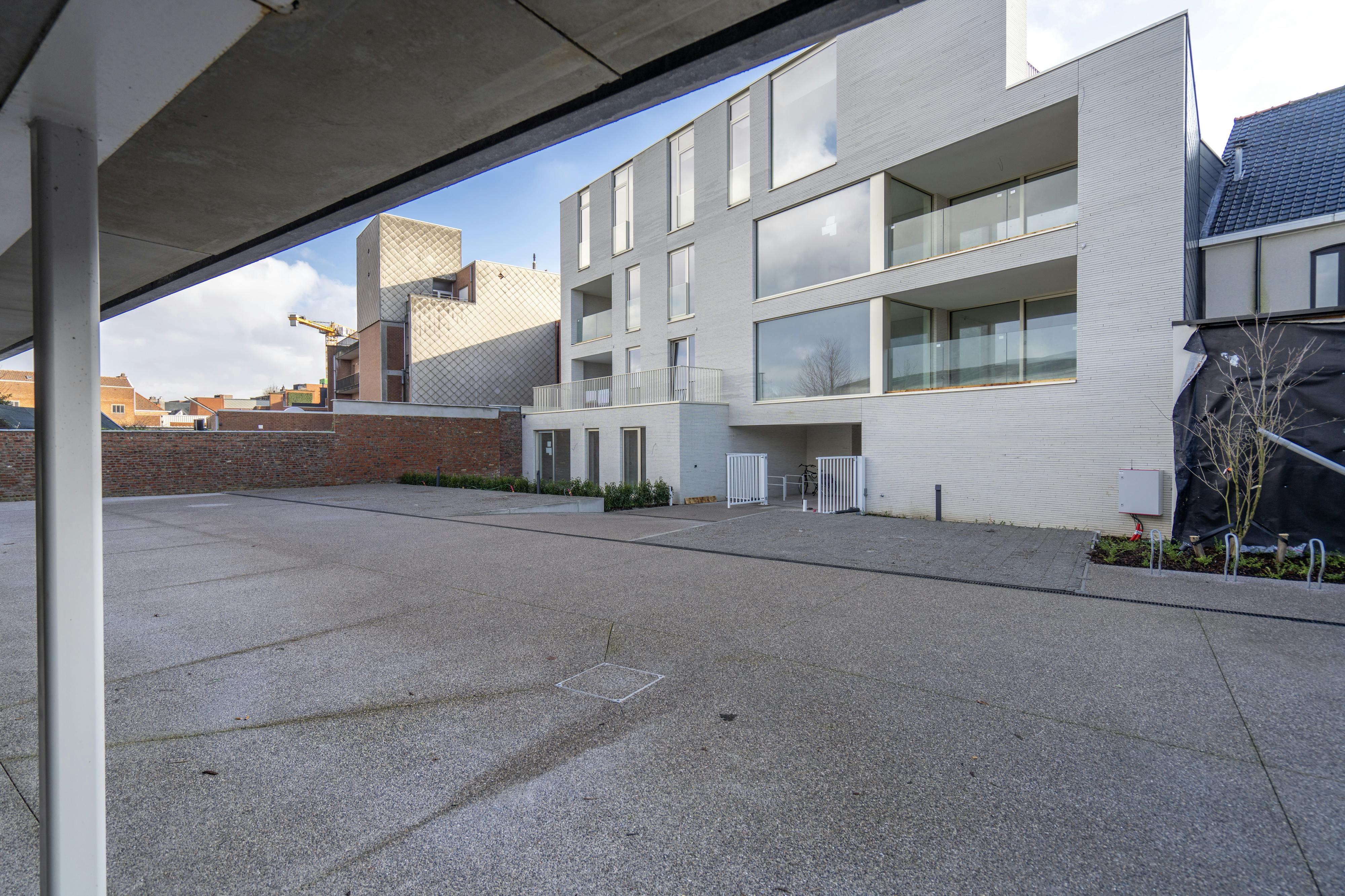 4 bovengrondse staanplaatsen te koop in centrum Waregem foto 9