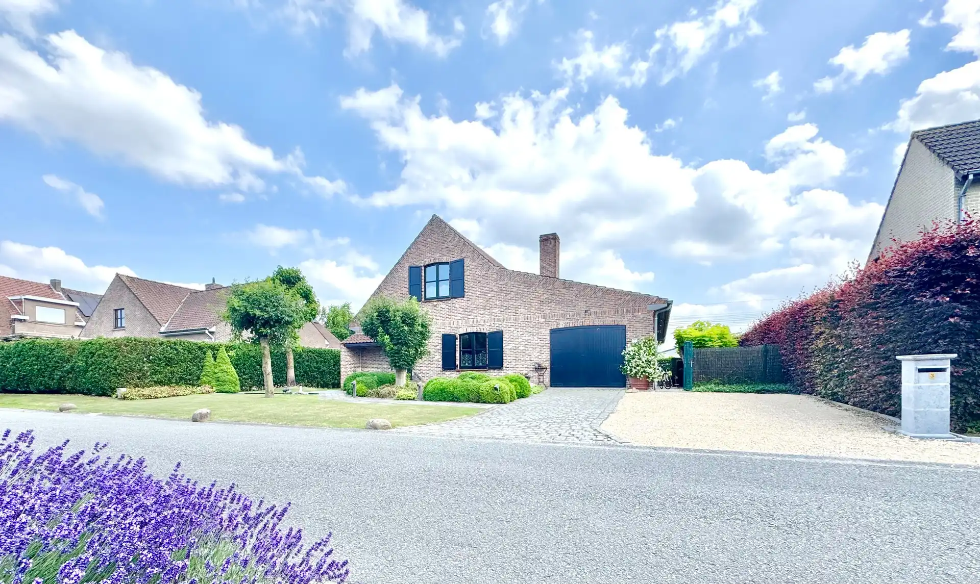 VILLA IN LANDELIJKE STIJL OP 700 M² foto 3
