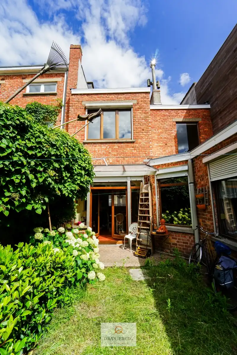 Charmante op te frissen woning met stadstuin! foto 18