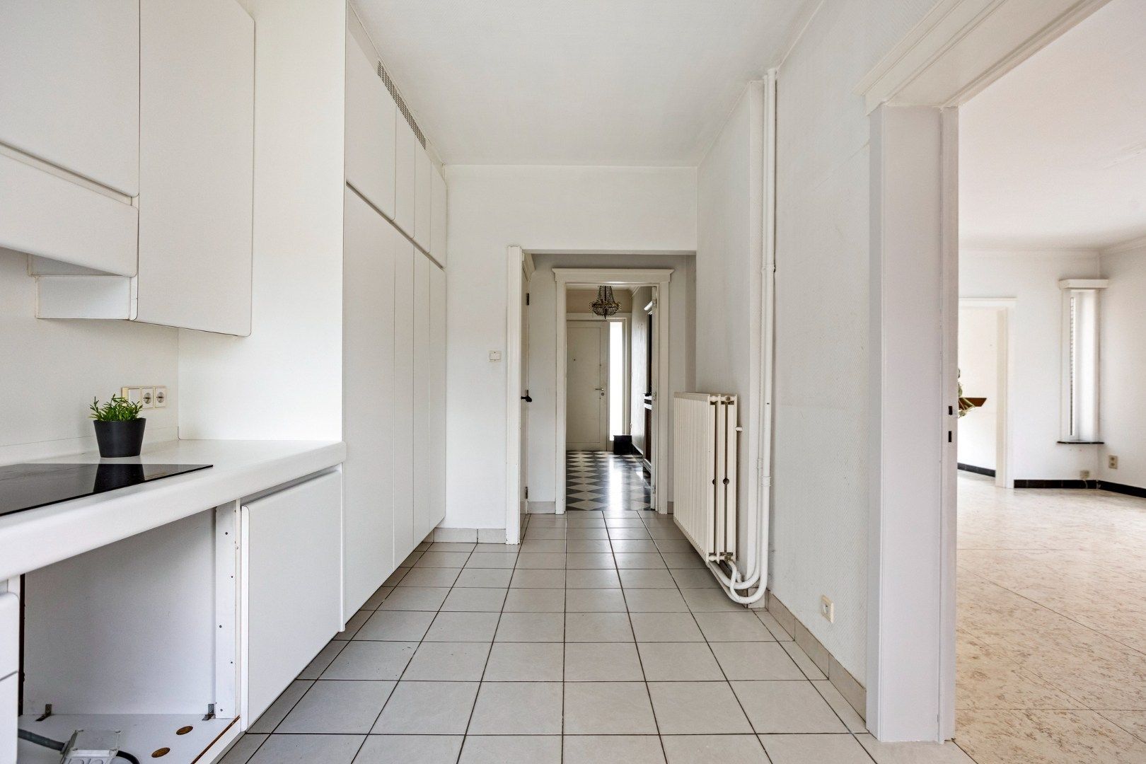 Leuke, halfopen woning met 3 slaapkamers, garage en tuin! foto 11